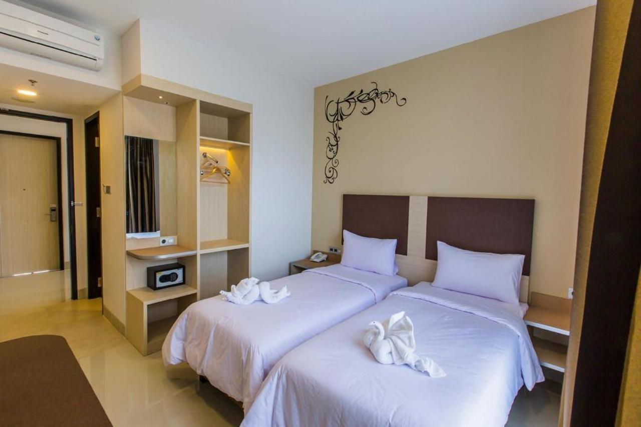Sparks Odeon Sukabumi, Artotel Curated Экстерьер фото