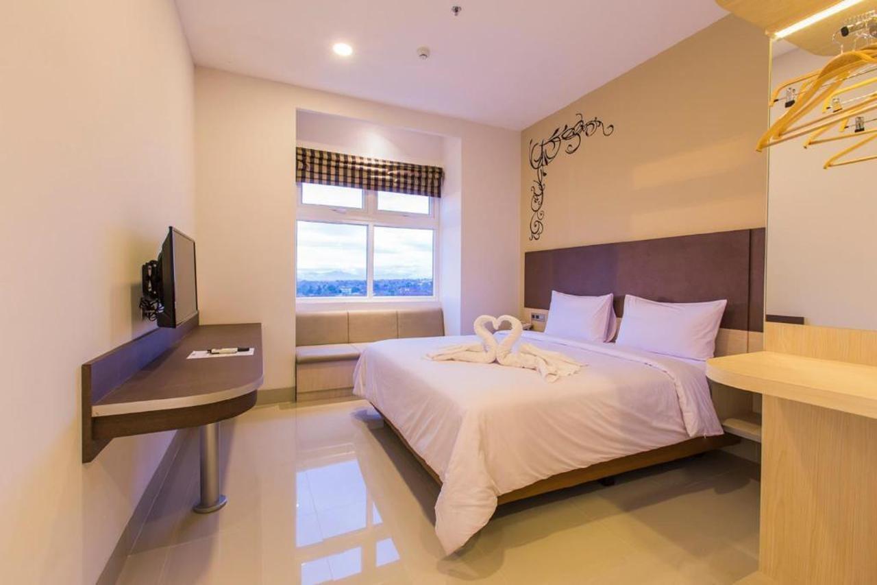 Sparks Odeon Sukabumi, Artotel Curated Экстерьер фото