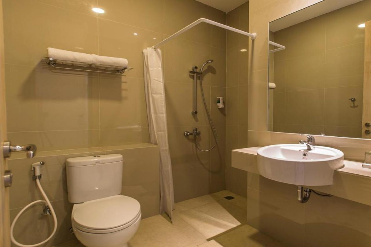 Sparks Odeon Sukabumi, Artotel Curated Экстерьер фото
