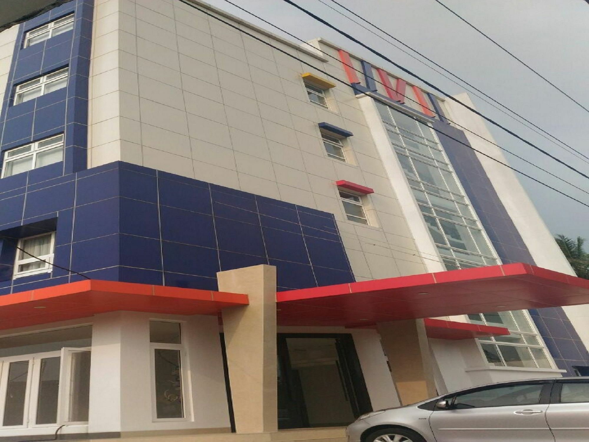 Sparks Odeon Sukabumi, Artotel Curated Экстерьер фото